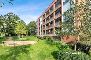 Flat 22, 15 Cornflower Court, Ebony Crescent, Barnet EN4 8FL