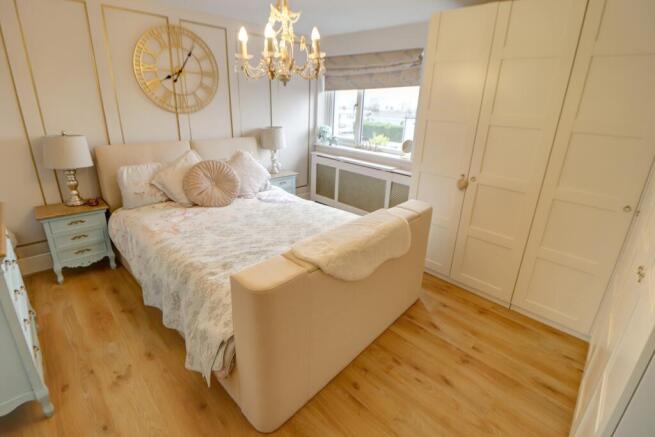 Master Bedroom Pic1