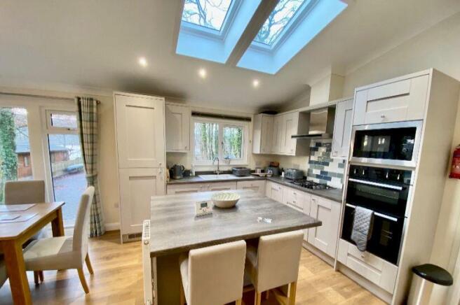 Willerby Acorn Lodge (Pre-owned, 2021), Hill of Oaks Caravan and Lodge Park, Lake Road, Windermere, Cumbria, LA23 3PJ photo 5