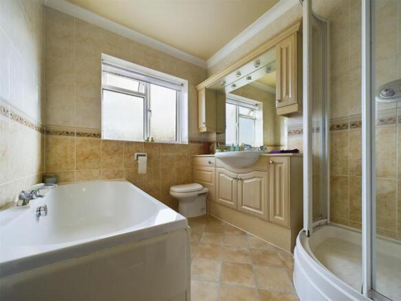 3 bed Semi-Detached for sale Image 10