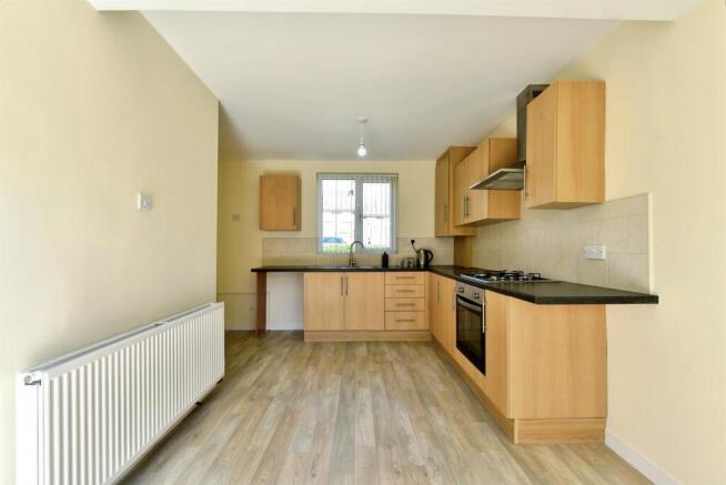 3 bed Terraced for sale Image 7