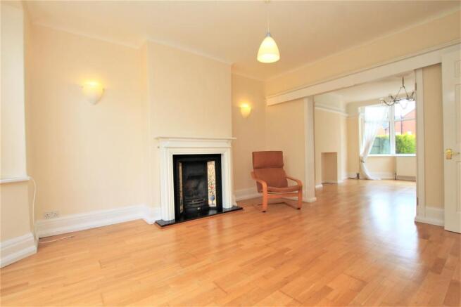 19 Rydal Road lounge 2.JPG