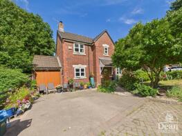 12, Butlers Mead, Blakeney GL15 4EH