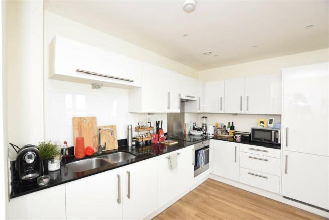 Kitchen copy.jpg