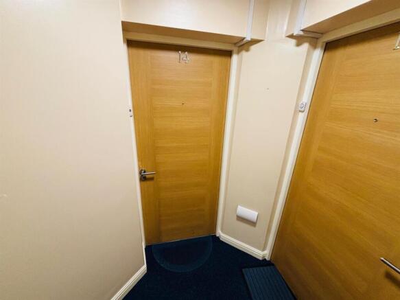 2 bed Apartment for sale Image 11