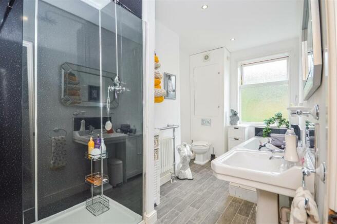 BATHROOM/W.C.