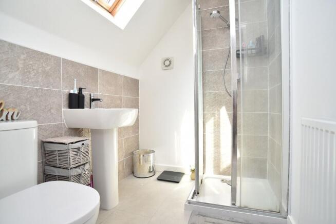 4 bed Detached to rent Image 12