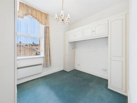 2 bed Flat for sale Image 8