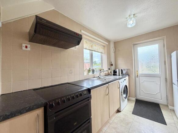3 bed Semi-Detached for sale Image 5