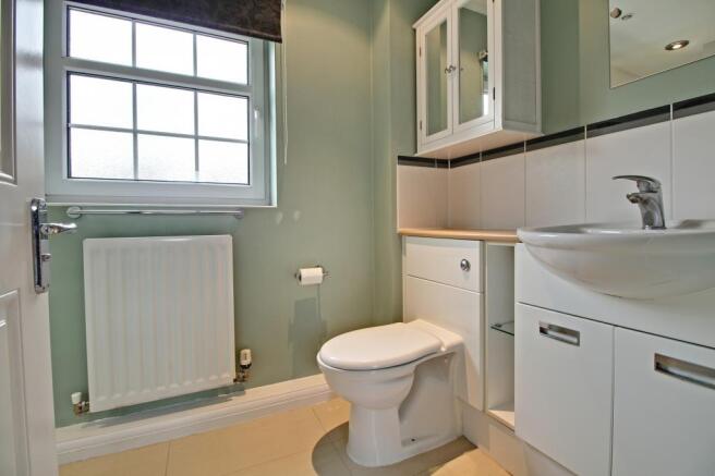 Ensuite to Bed 1