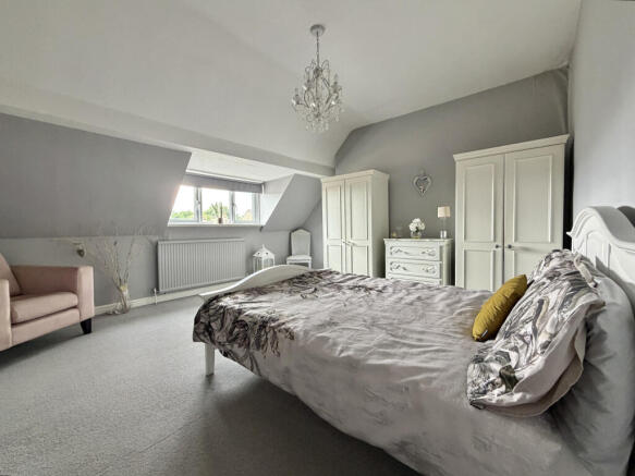 4 bed Terraced for sale Image 12