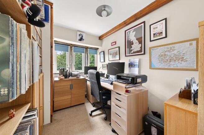 3 bed Terraced for sale Image 8