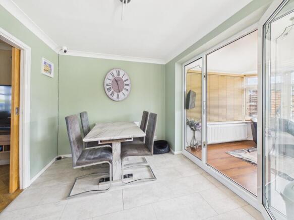 3 bed Semi-Detached for sale Image 8
