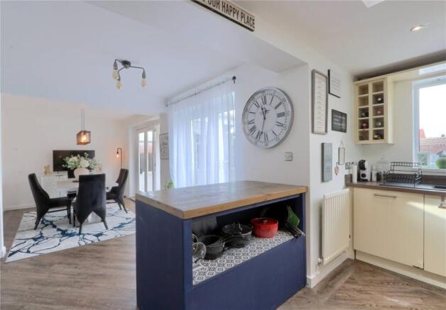 3 bed Semi-Detached for sale Image 7