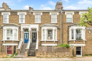 Flat A, 4, Almington Street, London N4 3BP