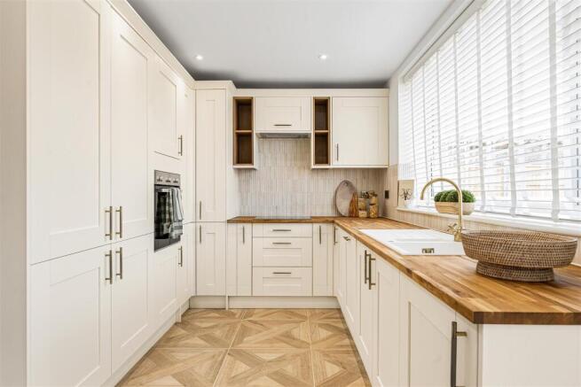 Hildyard Close, Quedgeley photo 2