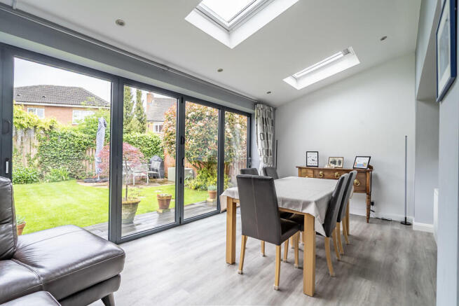 4 bed Detached for sale Image 9