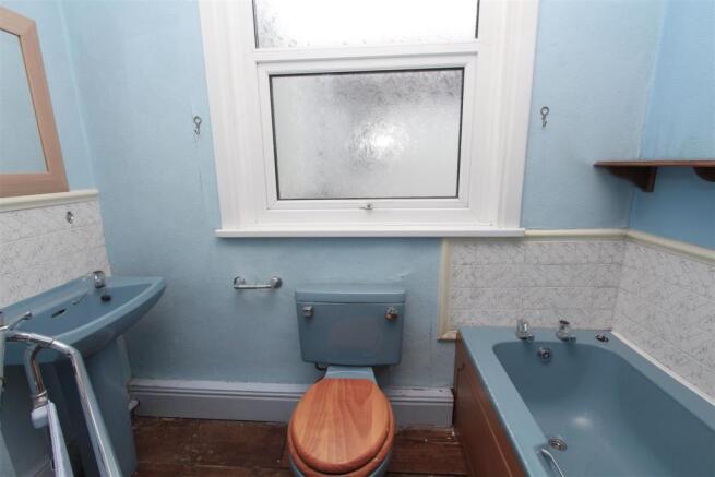 Bathroom.JPG