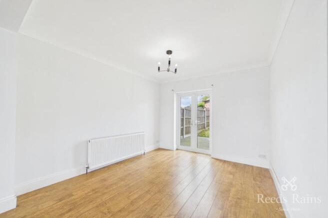 3 bed Semi-Detached for sale Image 6