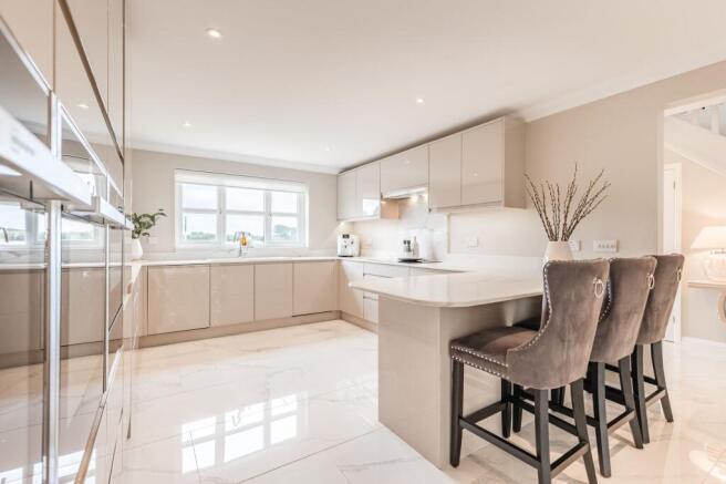 Charming Four Bedroom Home in Runcton Holme photo 2