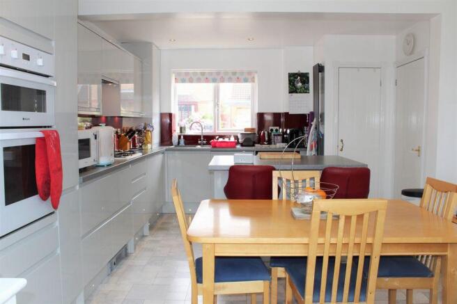 KITCHEN/DINER