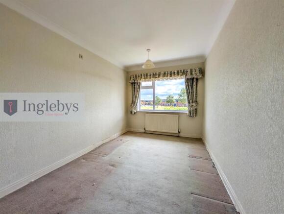 3 bed House for sale Image 11