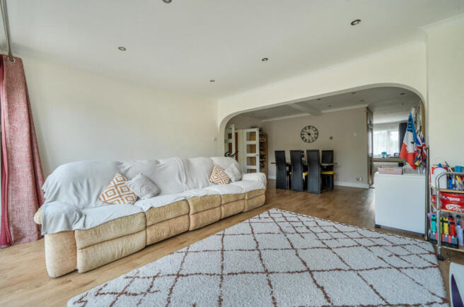 Renault Road, Woodley, Reading, Berkshire, RG5 photo 3
