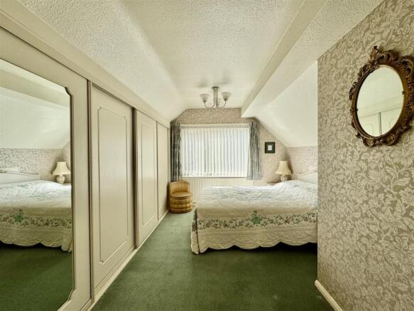 4 bed Detached Bungalow for sale Image 4
