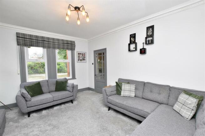 SITTING ROOM/SNUG