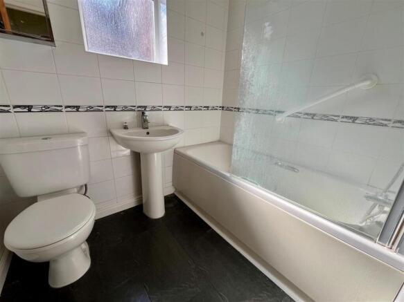 3 bed Terraced for sale Image 9