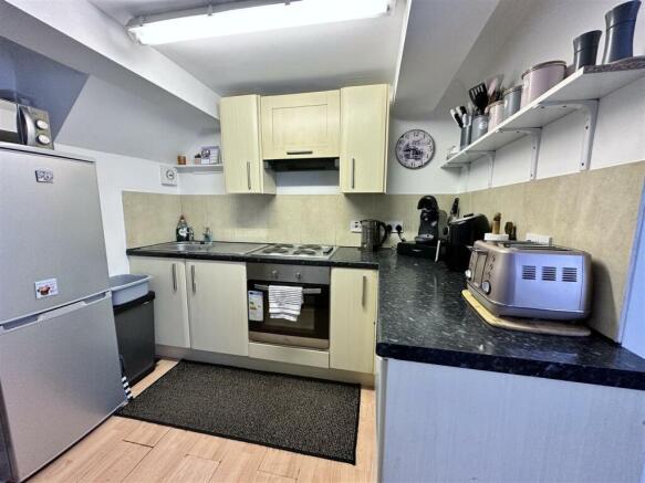 Living Area:
