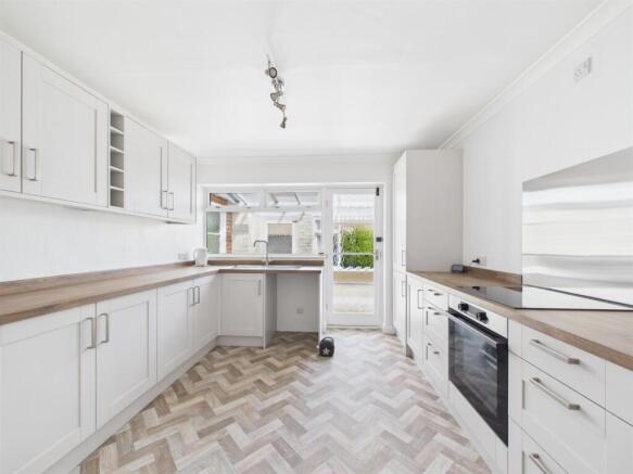 2 bed Detached Bungalow for sale Image 2