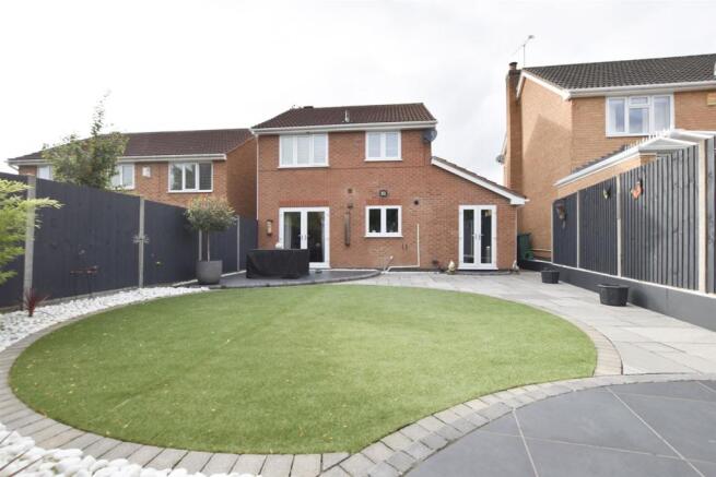 REAR ENCLOSED GARDEN
