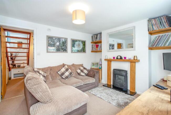 Living Room 1.jpg