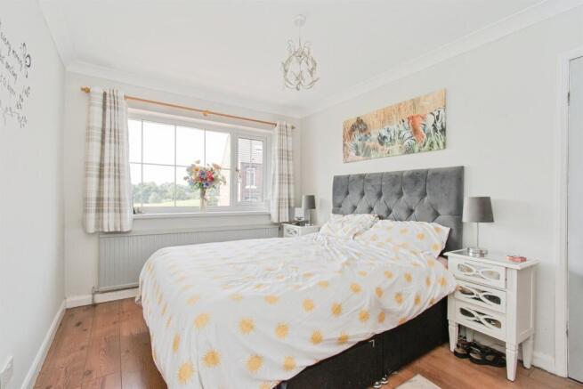 3 bed Terraced for sale Image 7