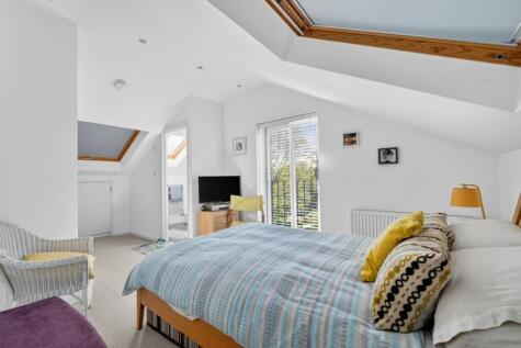 Penton Avenue, Staines-upon-Thames, TW18