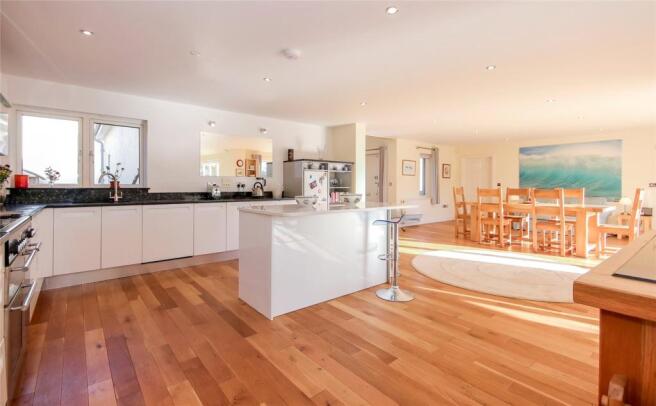 Kitchen / Dining
