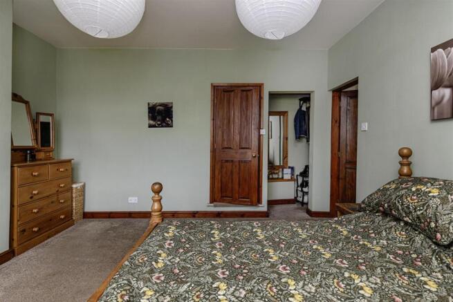 4 bed Terraced for sale Image 12