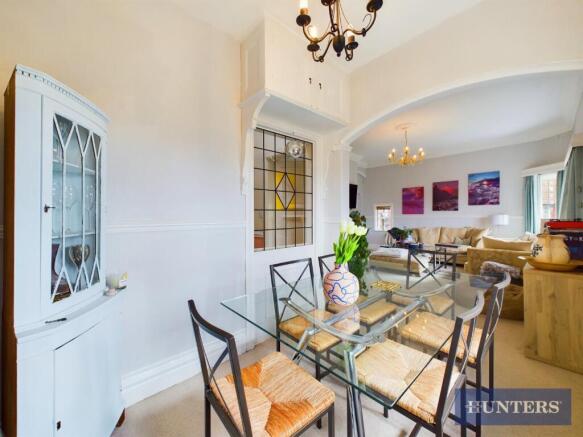 3 bed Apartment for sale Image 5