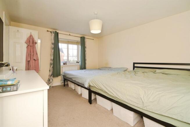 4 bed Detached for sale Image 11