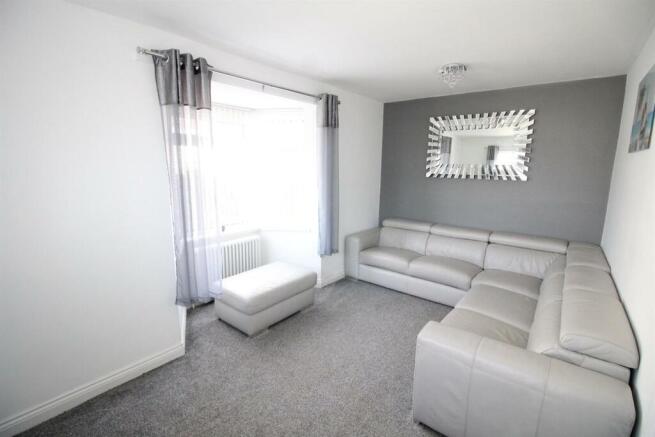 66 Bedale Ave-Lounge1.JPG