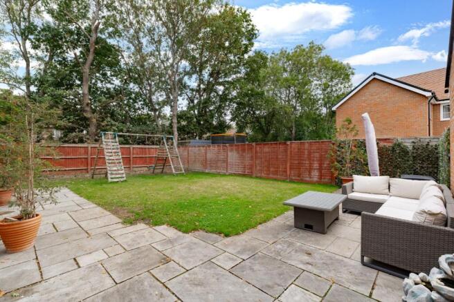 Lacewing Drive, Biddenham, MK40 photo 4