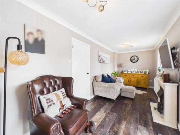 Buttercup Drive, Christchurch, Dorset, BH23 photo 4