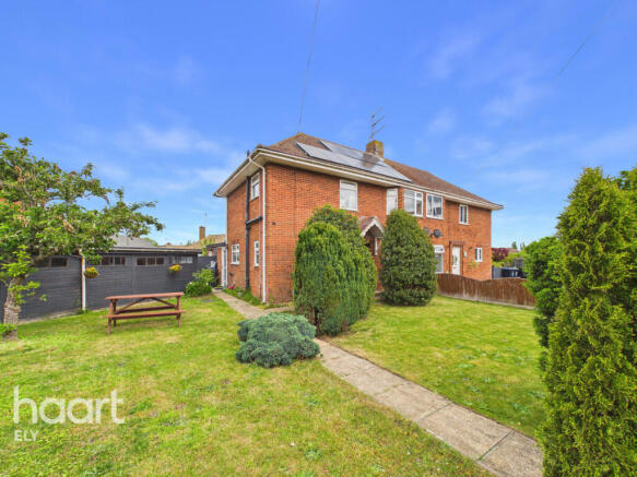 3-bed semi-detached on Saffron Close, Littleport, £290,000