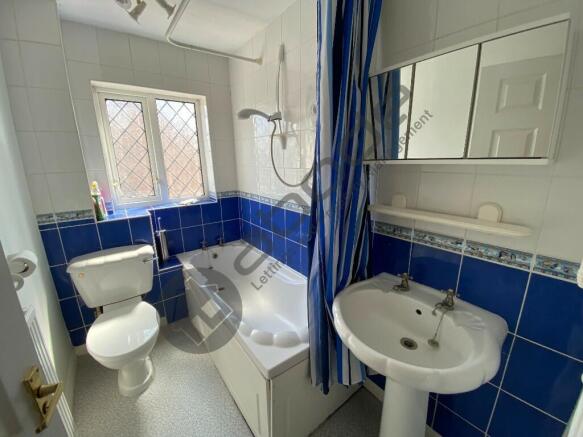 2 bed Semi-Detached to rent Image 7