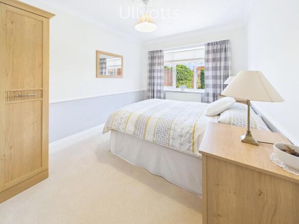 2 bed Semi-Detached Bungalow for sale Image 10