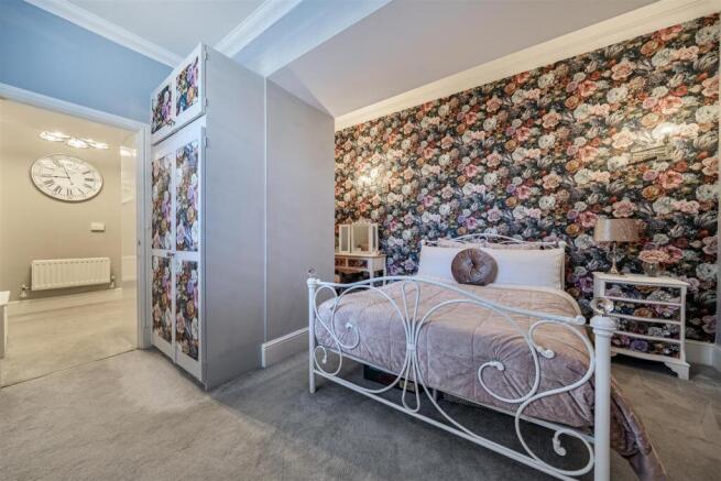 Front Bedroom.jpg