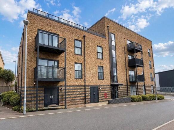 #yourmovedartford