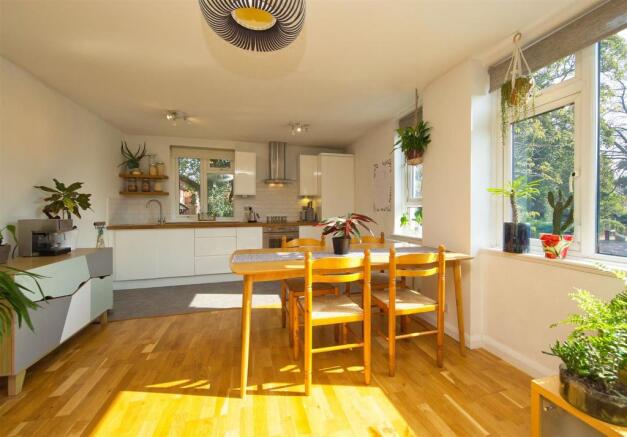 1 Hillside Ct. 2211.jpg