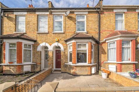 Highworth Road, London, N11